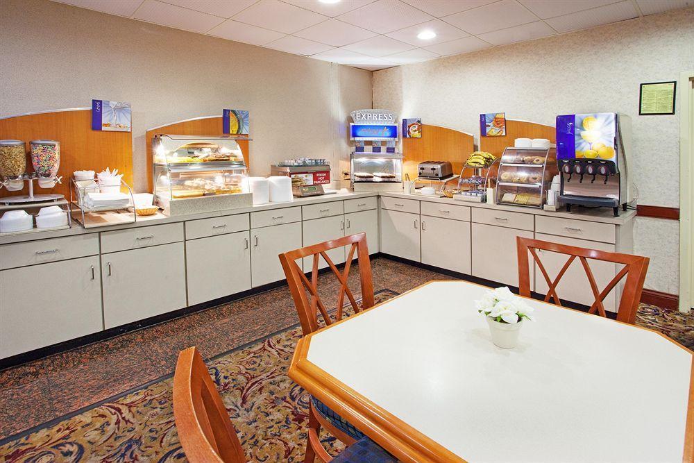 Savannah Gateway Hotel & Suites Georgetown Esterno foto