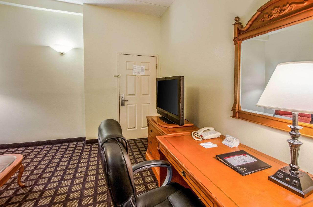 Savannah Gateway Hotel & Suites Georgetown Esterno foto